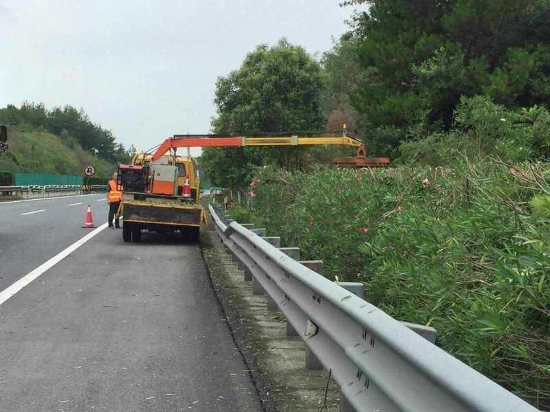 高速公路車載修剪機